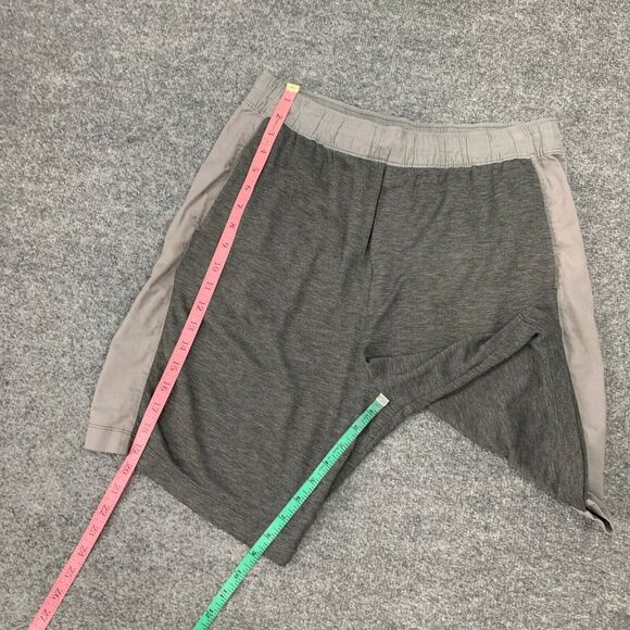 Lululemon Shorts Men L Large Ash Graphite Elastic Waist Athleisure Comfort *READ - Picture 4 of 11